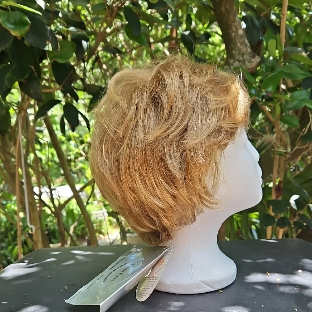 Brown Layered Wig with Natural Texture and Volume - Picture 2 of 5